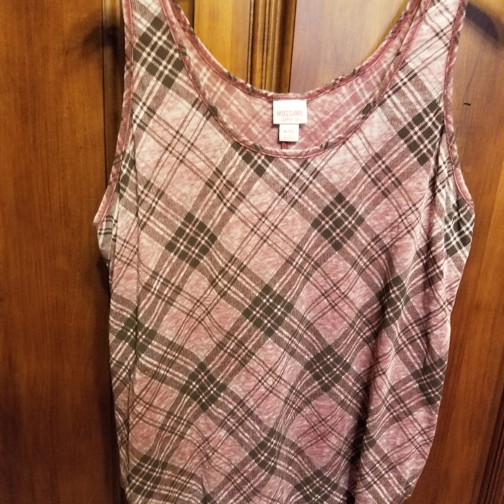 Mossimo womens sleeveless tank top